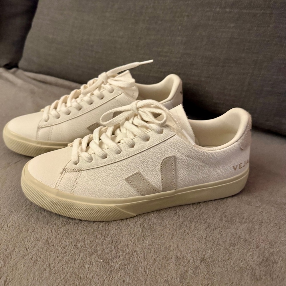 Veja Unisex Campo Vegan Leather **Never Used**